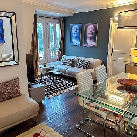 Apartment Hideaway Retreat Eiffel Tower Paris