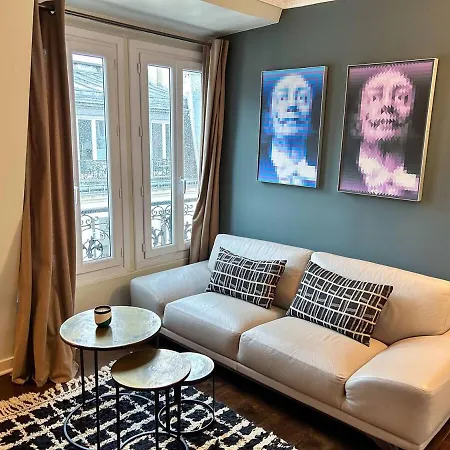Hideaway Retreat Eiffel Tower *