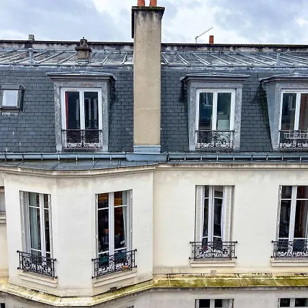 Hideaway Retreat Eiffel Tower Paris